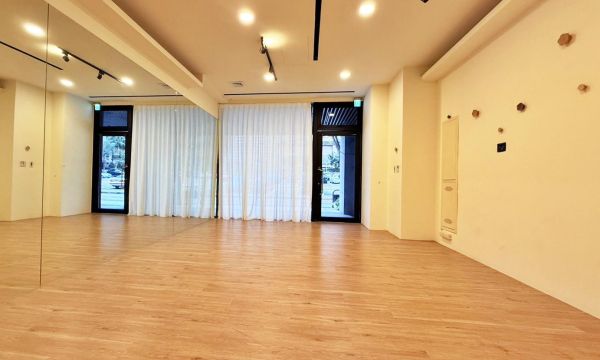 淡水區｜川普寬庭｜新市鎮蛋黃區機能金店面